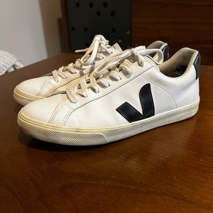 Veja Campo Vegan Leather Sneakers, GREAT condition!